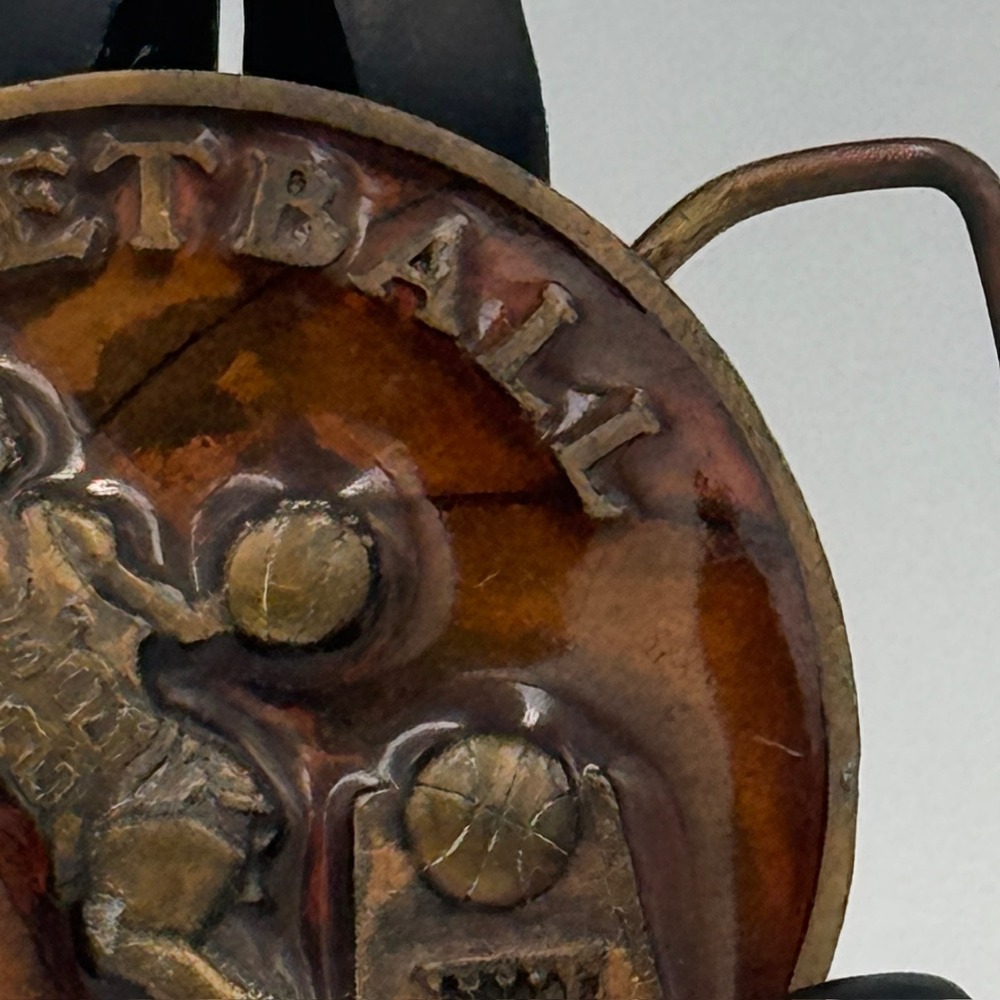 Vintage Basketball Player 3D Relief Round Belt Buckle Bronze Tone Retro Sports - Picture 3 of 11
